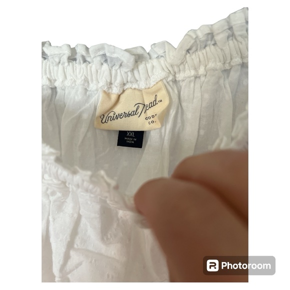 Universal Thread White Ruffle Short Sleeve
Eyelet Peplum Blouse size XXL - Picture 5 of 8